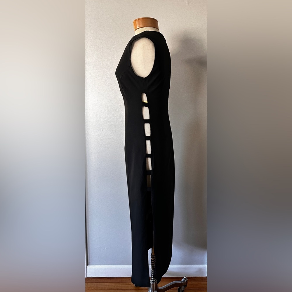 Black Zara fitted dress with cutout side